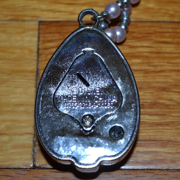 Disney Jr. Sofia the First Chutes & Ladders, figures, necklace - Picture 5 of 11